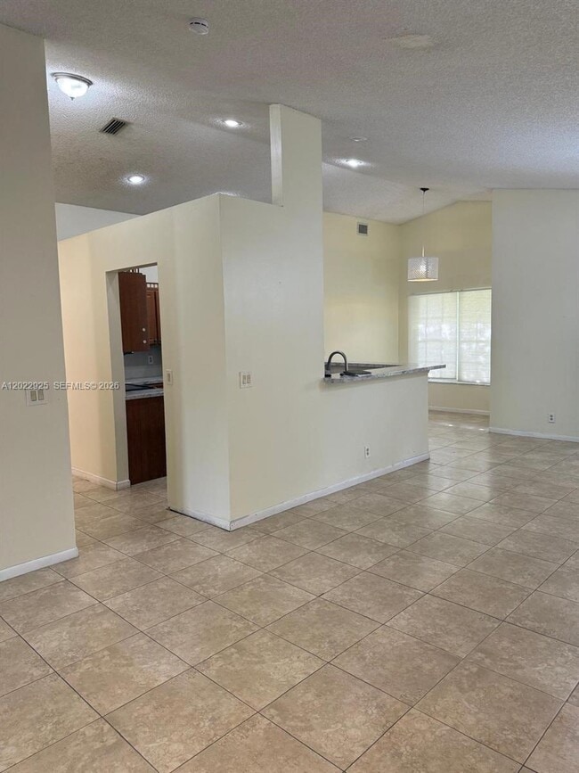Building Photo - 5470 Pine Cir