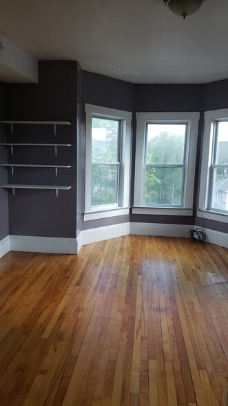 masterbed - 23 Shelby St