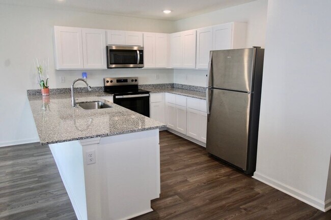 Building Photo - 4BR/2BA in Woodbine, GA