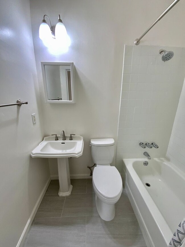 Building Photo - RENOVATED 2BR. Dishwasher! Laundry On-Site...