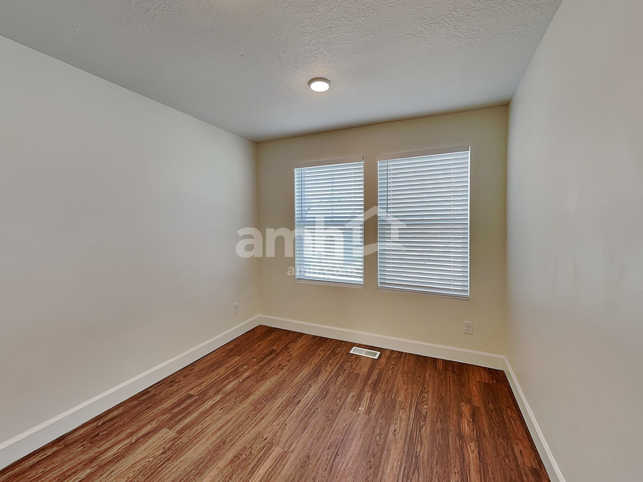 Building Photo - 6082 S Jordan Pkwy W