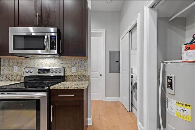 Building Photo - 100 Tidewater St