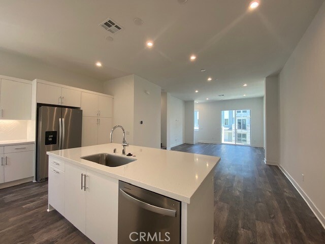 Building Photo - 1411 W Cara Dr