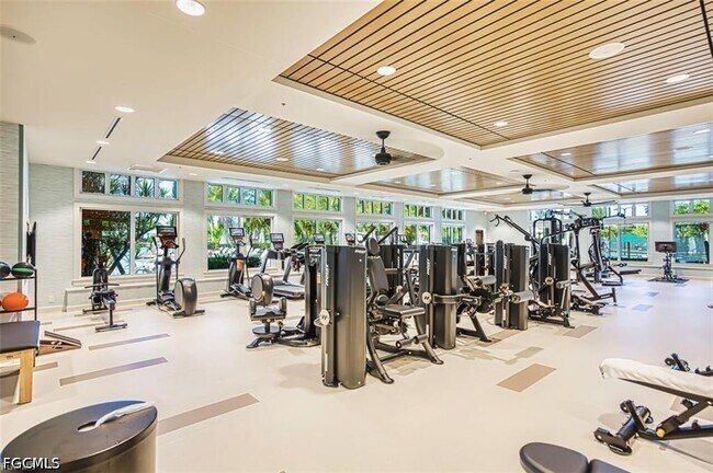 Building Photo - 10135 Colonial Country Club Blvd