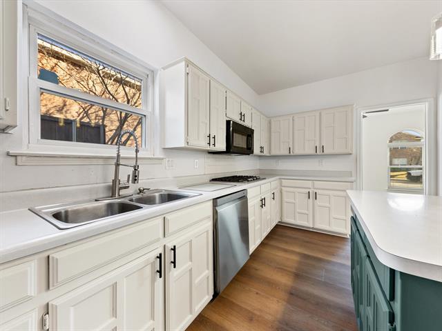 Building Photo - 2213 Loretta Ln