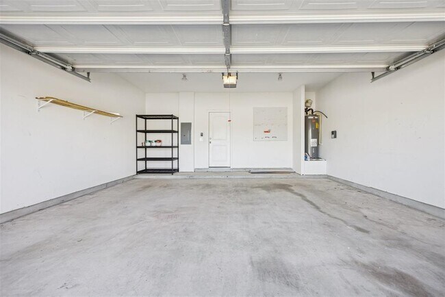 Building Photo - 6401 Graymont Dr
