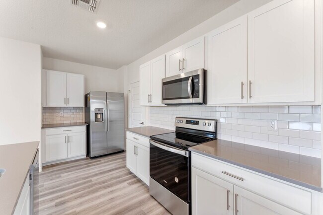 Building Photo - Stylish 4-Bedroomf in Summerly, Saint Cloud - Minutes from Lake Nona. Available after August 10!