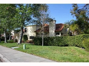Building Photo - Sunstream townhome with garage in Carmel V...