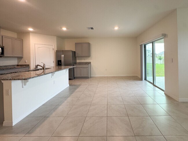 Building Photo - Brand New Construction 4 bedroom 2 bath in Buena Lago Community!