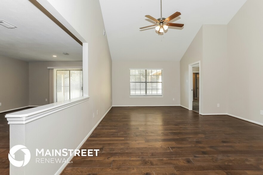 Building Photo - 28419 Champion Oaks Dr