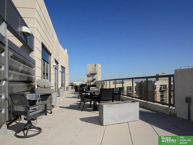 Building Photo - 200 S 31st Ave