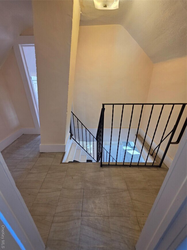 Building Photo - 185 S Franklin St