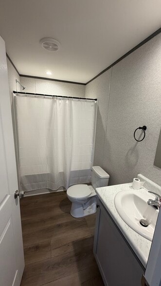 Building Photo - 6475 Colony Park Dr