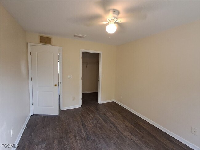 Building Photo - 135 Greenbriar Blvd