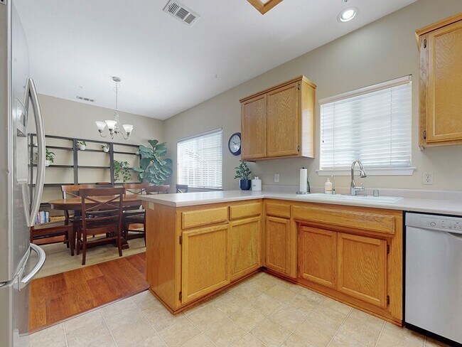 Building Photo - 888 El Capitan Way
