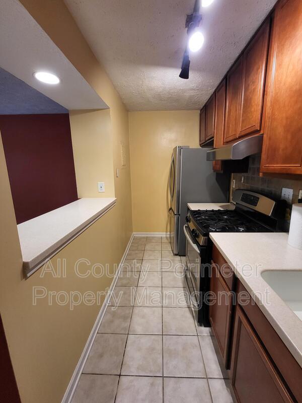 Building Photo - 6822 Glenridge Dr