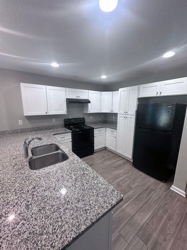 Building Photo - *** TWO WEEKS FREE ***  Gorgeous 4-Bedroom Home with Granite Counters & 2-Car Garage