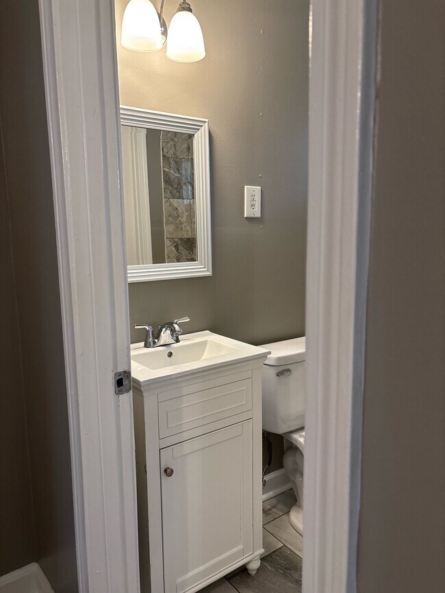 Building Photo - 1495 Marianna St