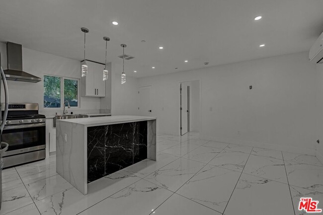 Building Photo - 4334 1/2 Sepulveda Blvd