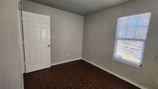 Building Photo - Nice 2 bed 1 bath in OKC!  $895 Per Month!