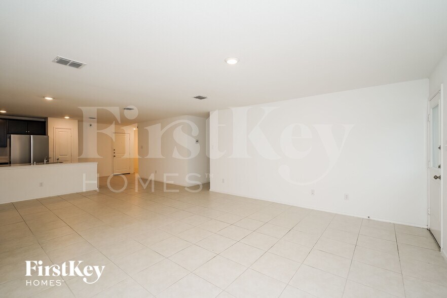 Building Photo - 14841 Firerock Rd