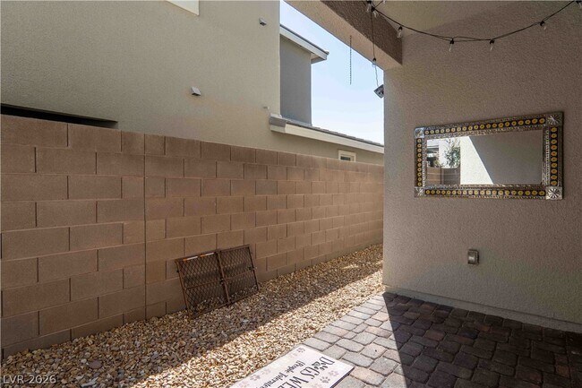 Building Photo - 11648 Redwood Mountain Ave