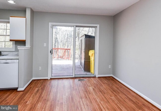 Building Photo - 2156 Commissary Cir