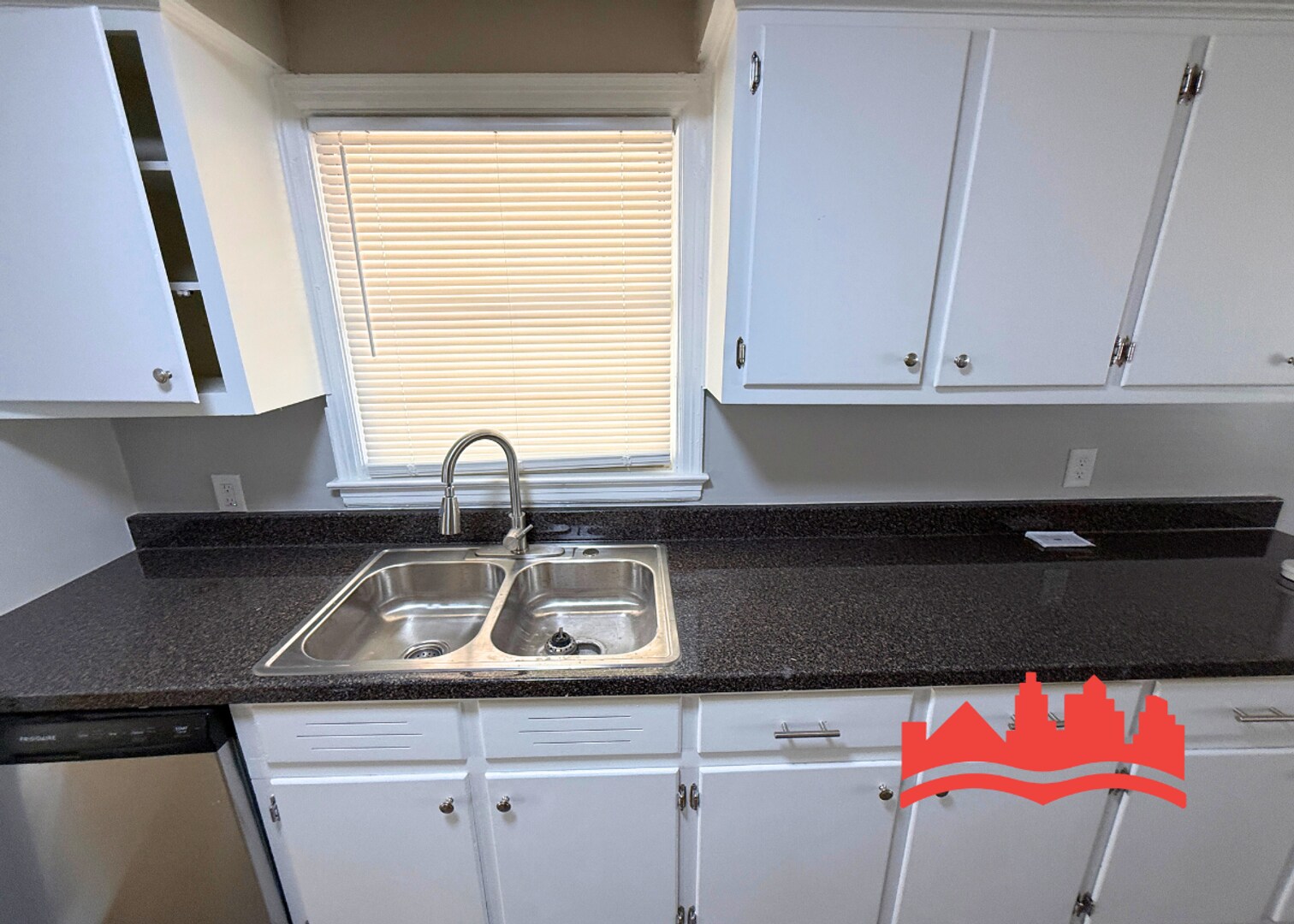 Building Photo - 3620 Sharpe Ave