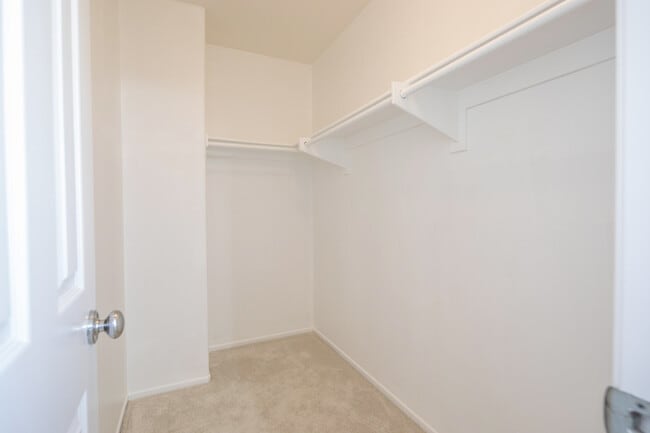 Building Photo - 1 Quebec