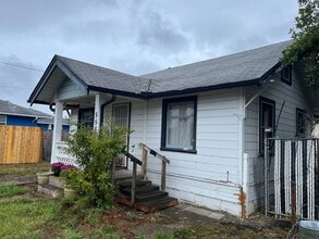 Building Photo - 5580 High Banks Rd