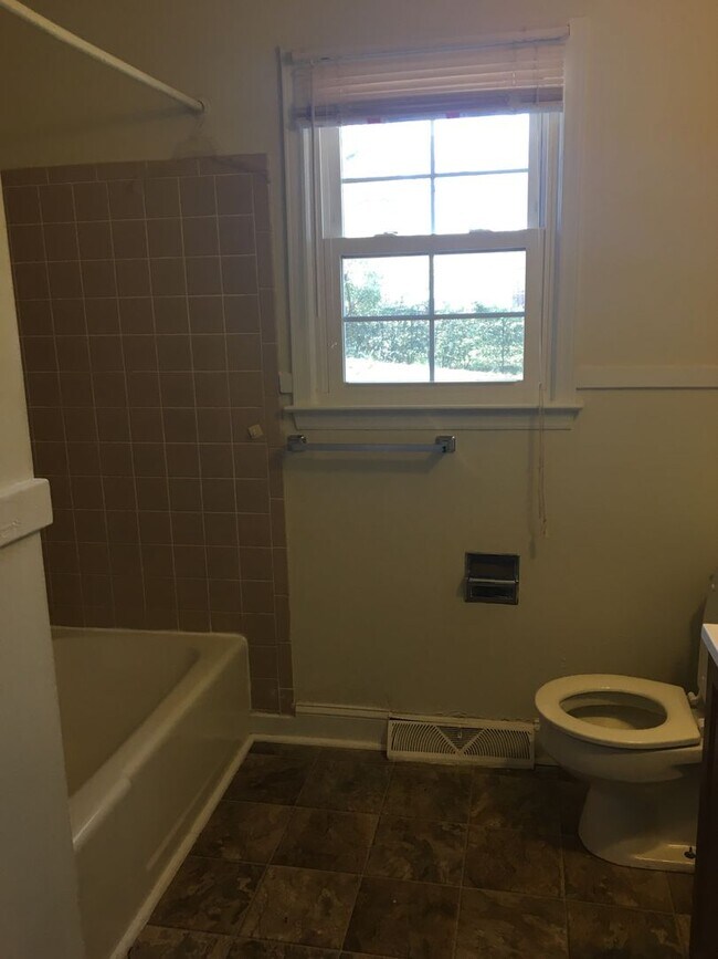 Building Photo - East Wendover Area 3 BR