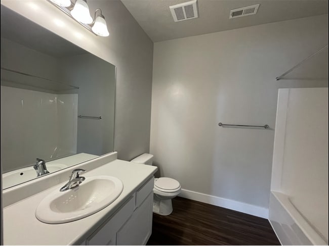 Building Photo - 732 N 380 W