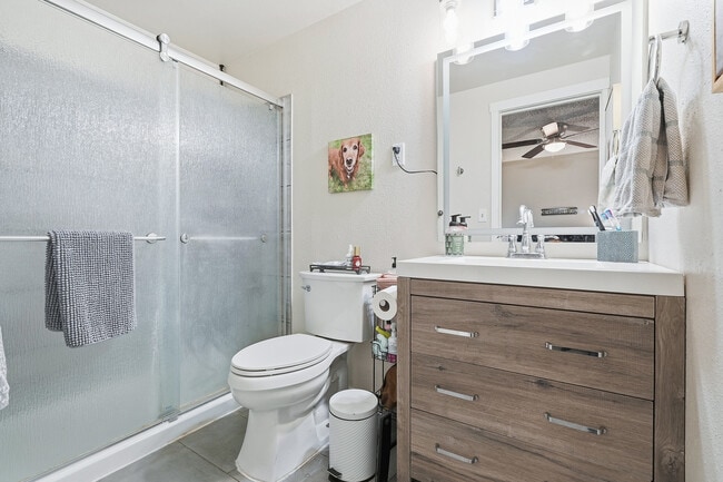 Building Photo - 3111 NE 51st St