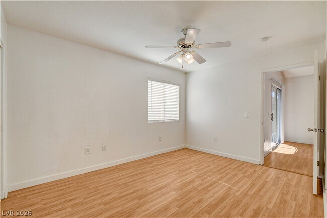 Building Photo - 7950 W Flamingo Rd