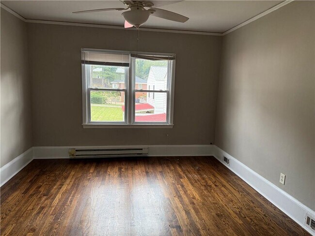 Building Photo - 300 Forrest Ave