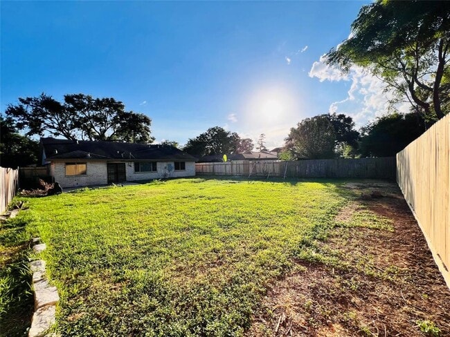 Building Photo - 9614 Ravensworth Dr