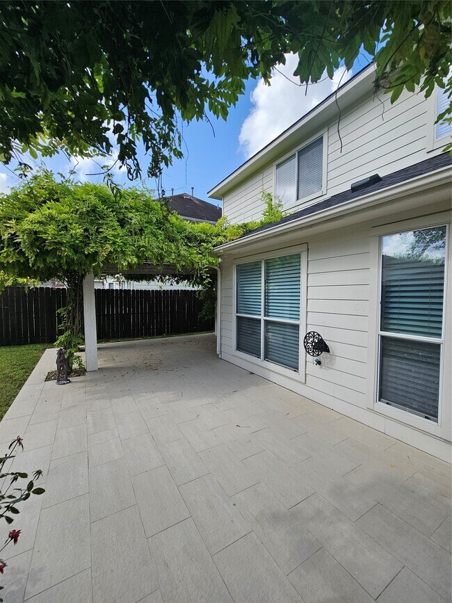 Building Photo - 9207 Dairy View Ln