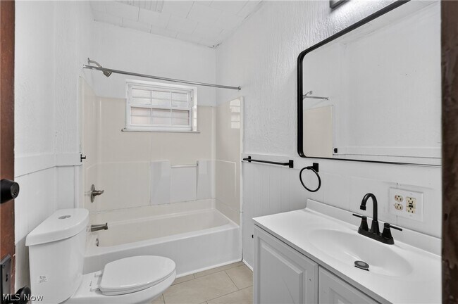 Building Photo - 517 Brown St