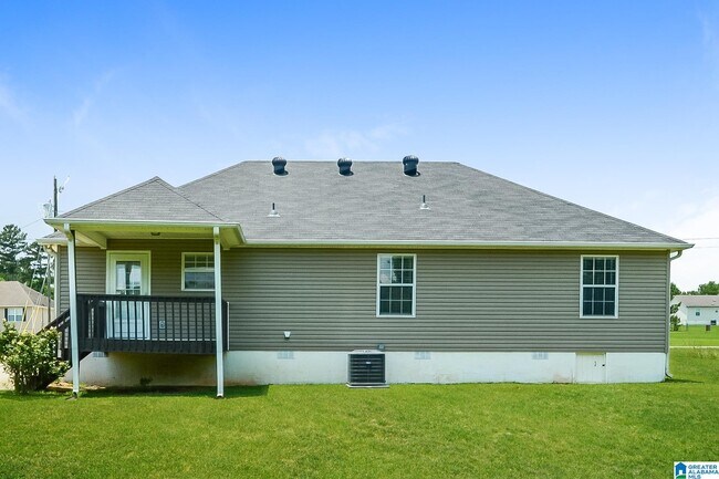 Building Photo - 373 Quail Hollow Rd