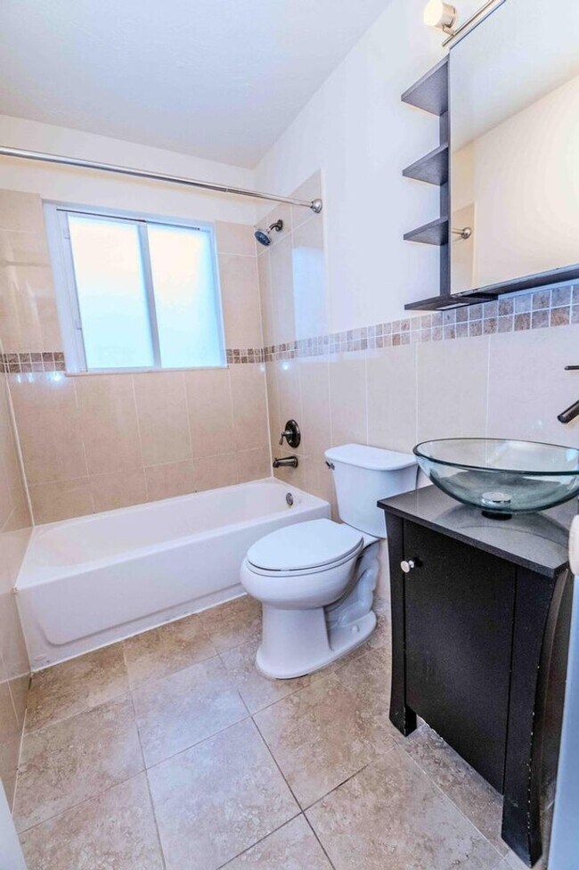 Building Photo - 8111 Cedar Hollow Ln