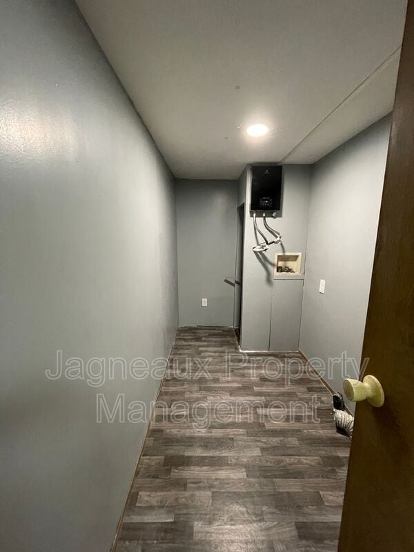 Building Photo - 6372 E Myles Ln