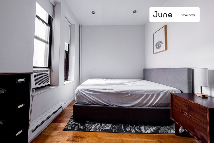 Building Photo - 320 Manhattan Ave