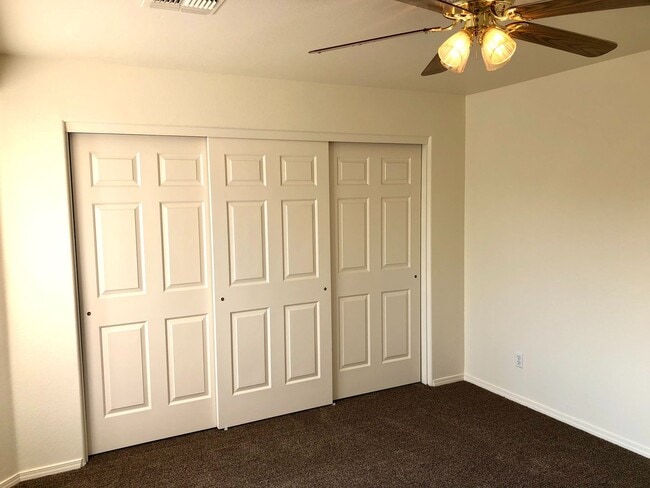 Building Photo - Beautiful 2 Bedroom, 2 bathroom Home in El Camino Village!