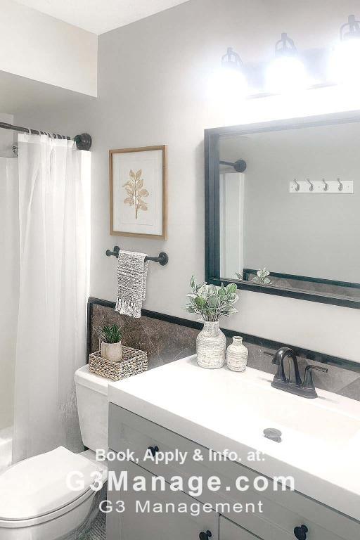 Building Photo - 570 E Marr Rd