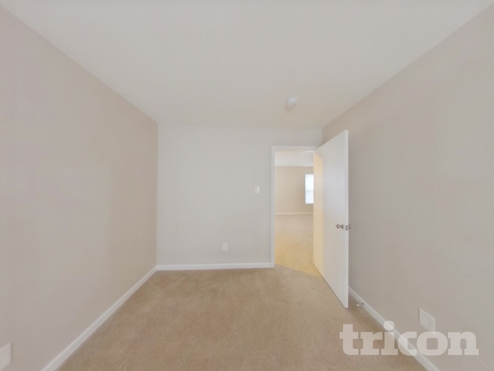 Building Photo - 923 Littleton Dr