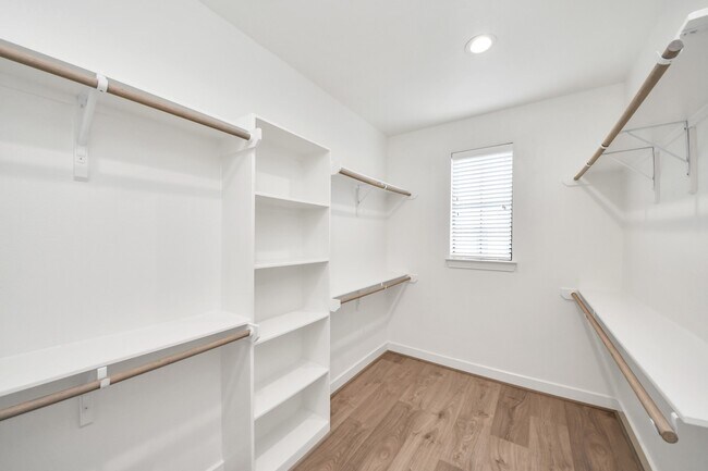 Building Photo - 2114 Stuart St