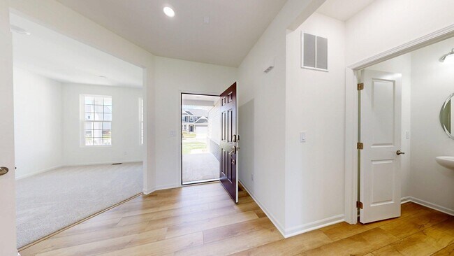 Building Photo - 826 Kuss Dr