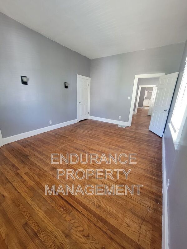 Building Photo - 538 Grand Ave