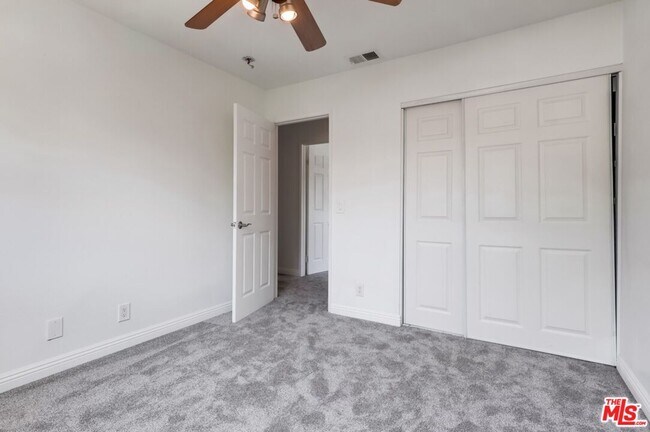 Building Photo - 687 Mt Carmel Dr