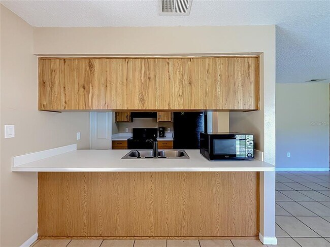 Building Photo - 4050 SE 20th Ct